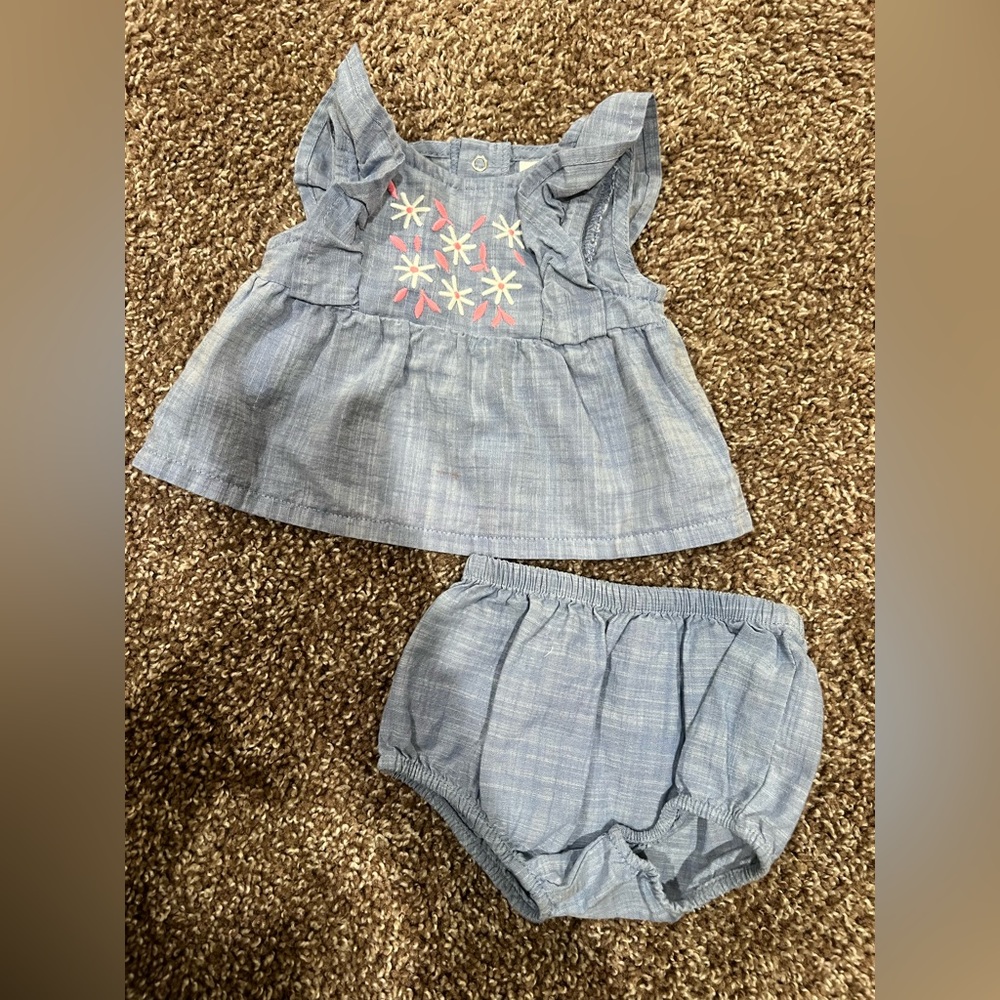 Baby girl outfit. Brand new. Never worn.